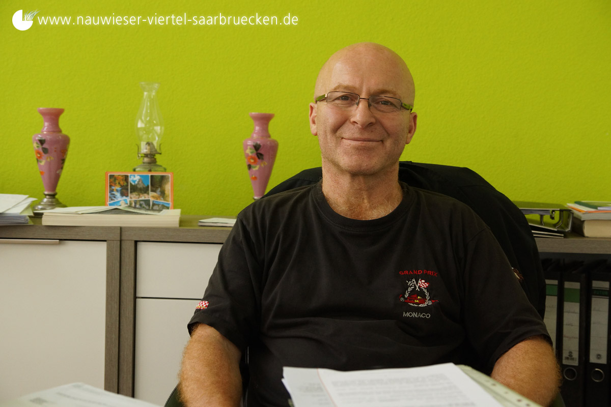 Menschen im Nauwieser Viertel in Saarbrücken. Früher und Heute. Die